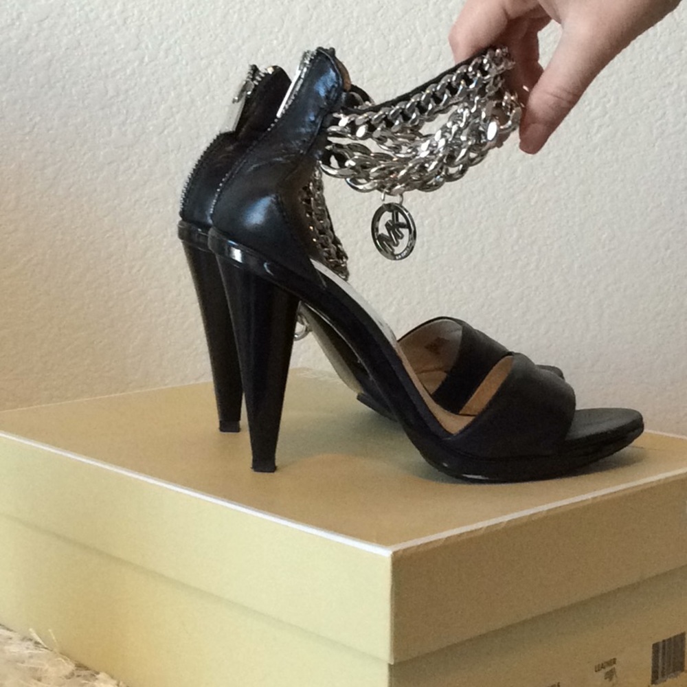 MK Ancle Chain Heels